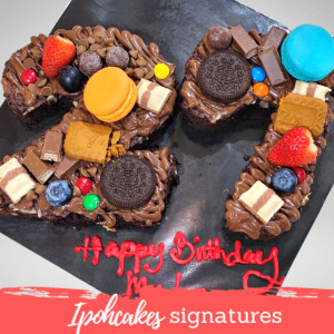 Premium Topping Monogram Brownies